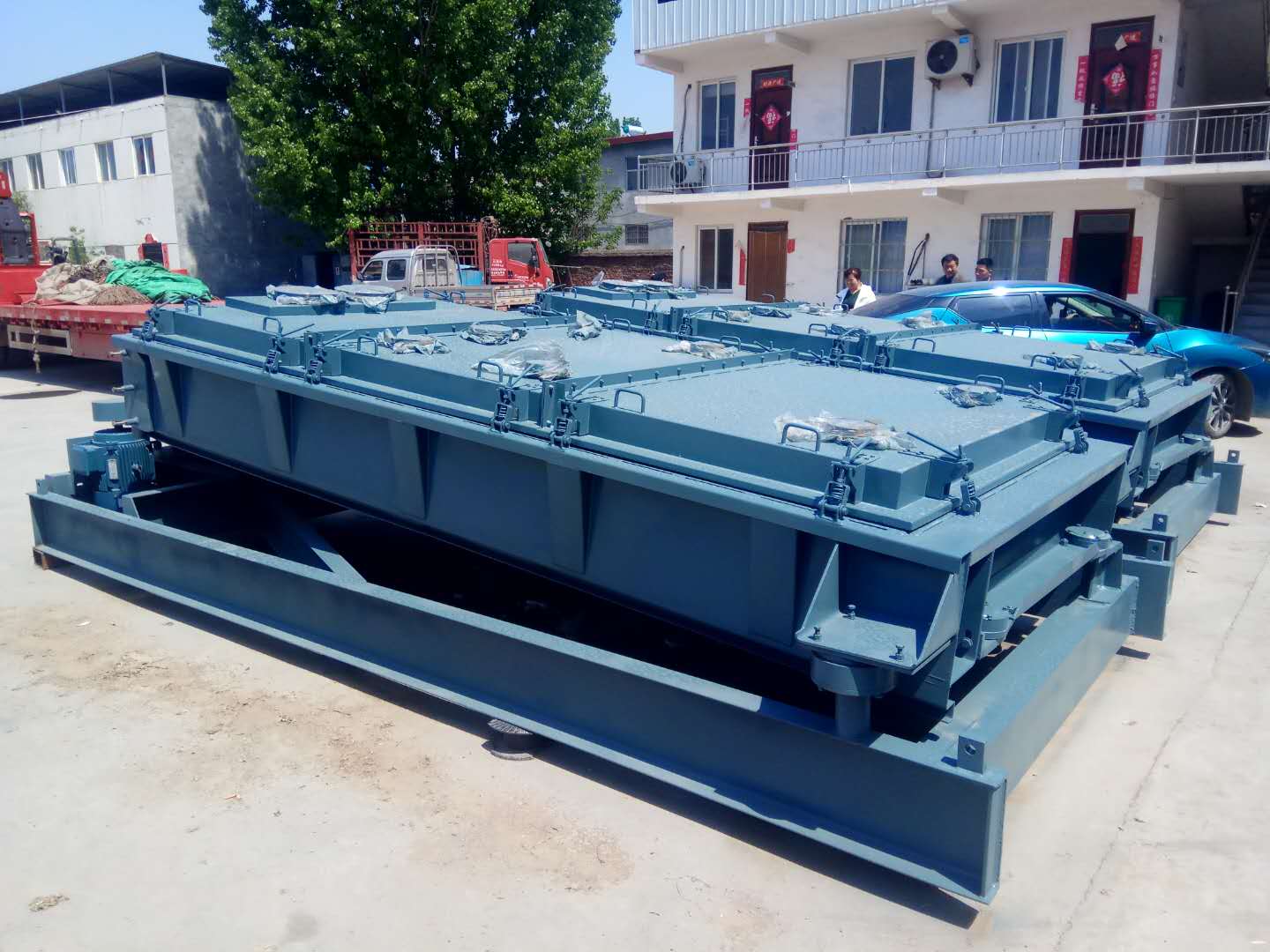 平面回轉篩在物料分級進行篩分時出現振動異常的原因??